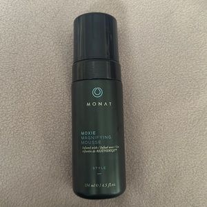 Monat moxie magnifying mousse
